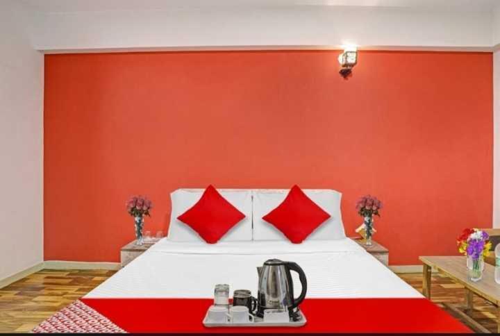 Oyo Hotel Apple Inn Surat Exterior photo