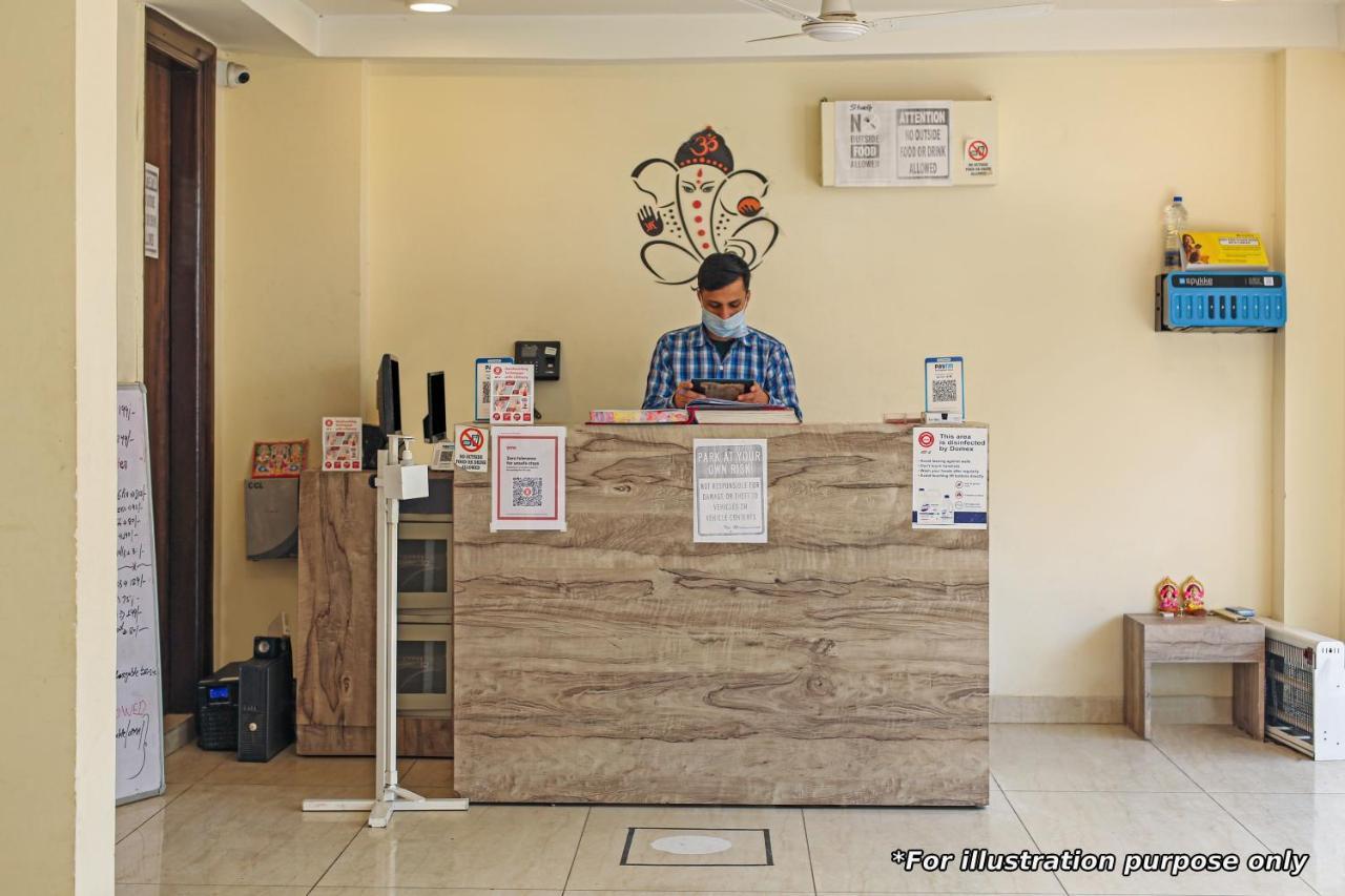 Oyo Hotel Apple Inn Surat Exterior photo