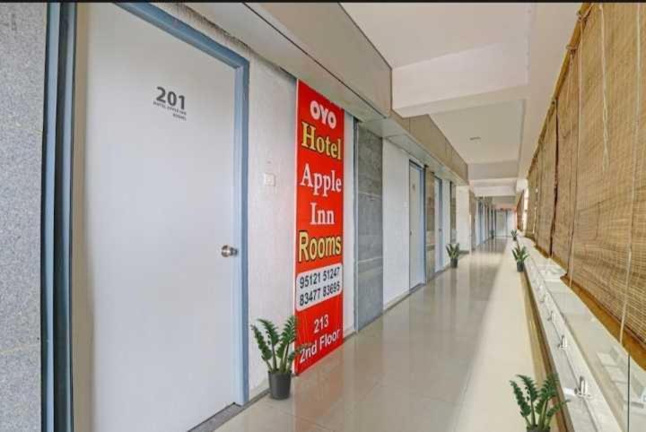 Oyo Hotel Apple Inn Surat Exterior photo